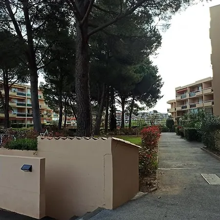 Les Embruns Apartment Bormes-les-Mimosas Exterior photo